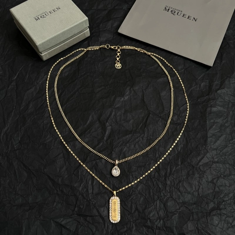 Mcqueen Necklaces Practical 208614