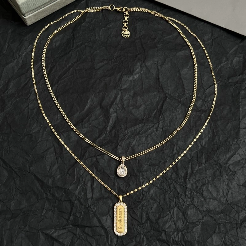Mcqueen Necklaces Practical 208614