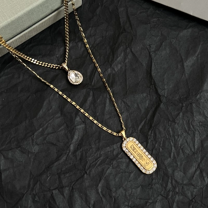 Mcqueen Necklaces Practical 208614