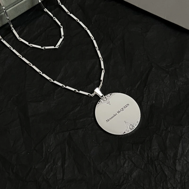 Versatile Mcqueen Necklaces 208606