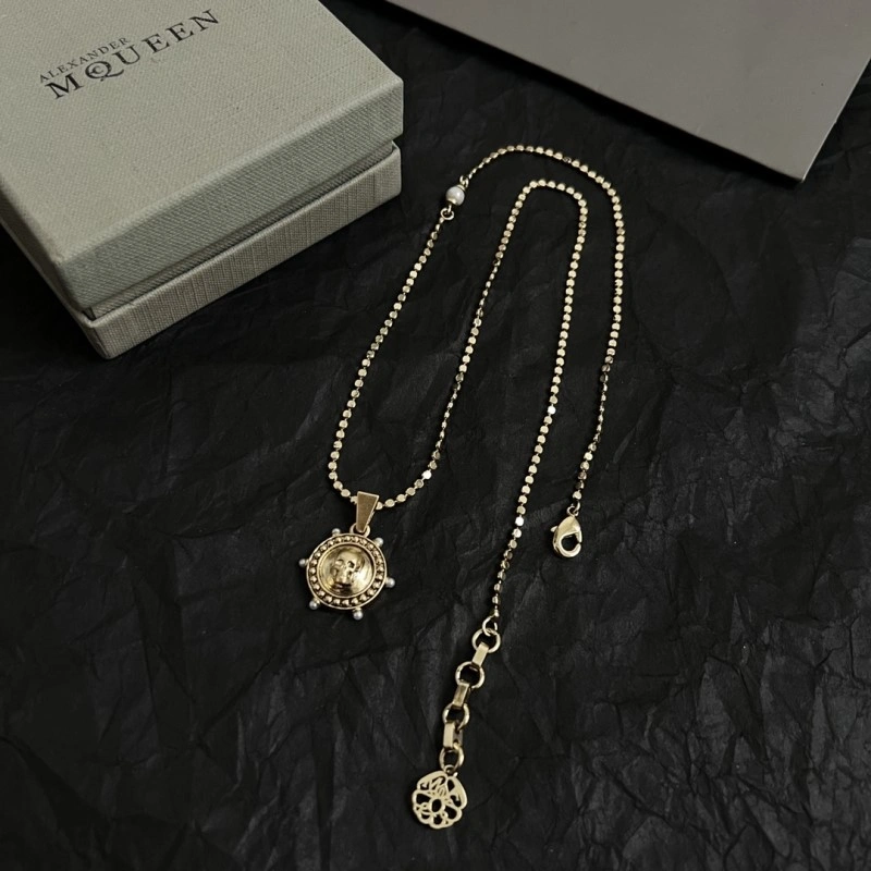 Compact Mcqueen Necklaces 208608