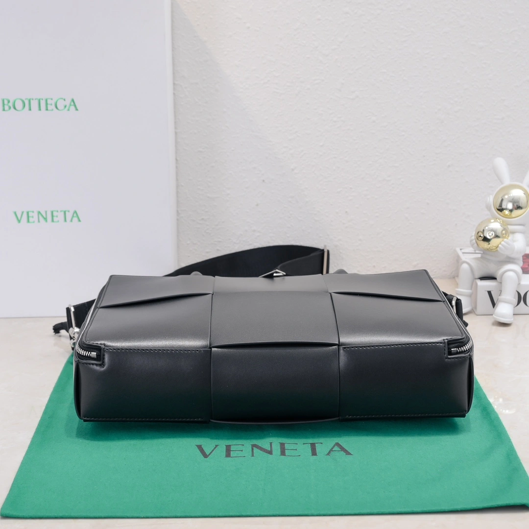 Mens Bottega Veneta Briefcases Bold 67681