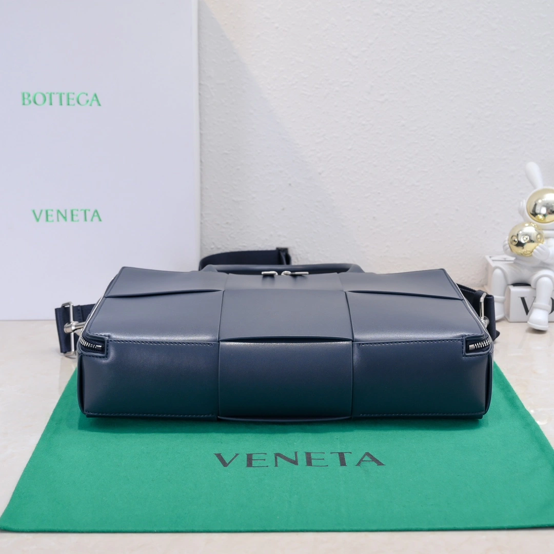 Mens Bottega Veneta Briefcases Bold 67733