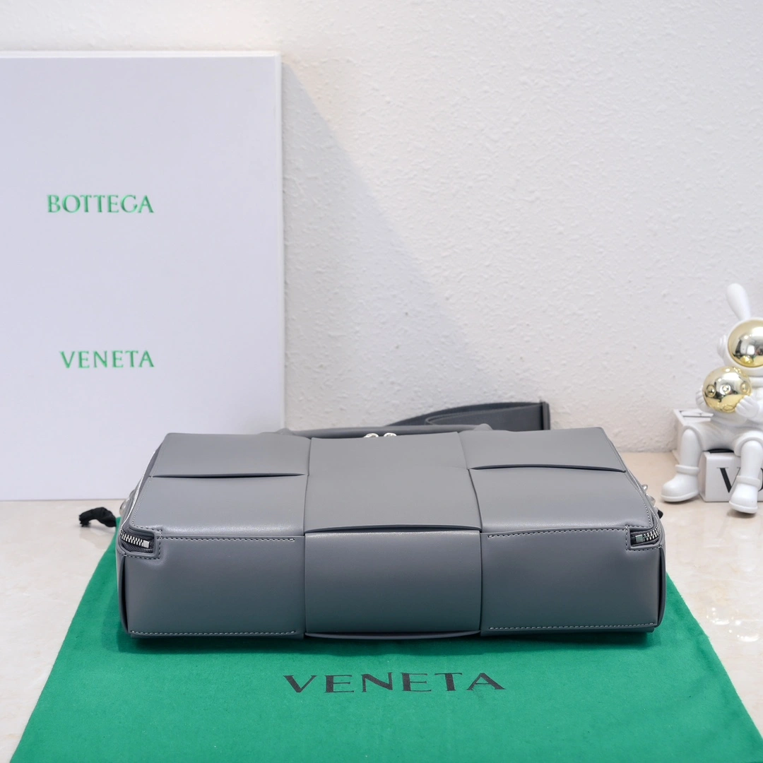 Mens Bottega Veneta Briefcases Sleek 67679