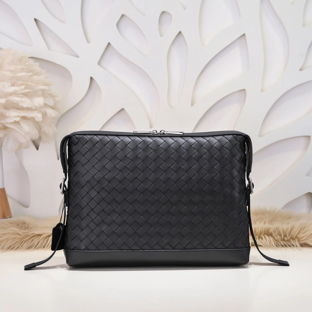 Stretchable Mens Bottega Veneta Clutch Bags 91386