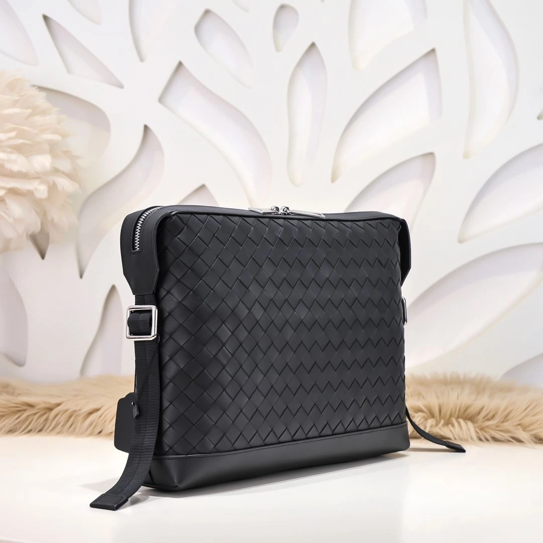 Stretchable Mens Bottega Veneta Clutch Bags 91386