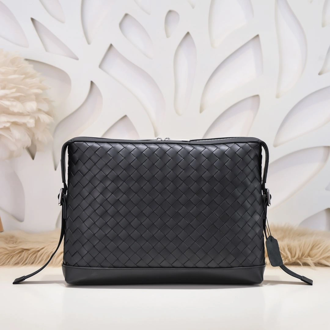 Stretchable Mens Bottega Veneta Clutch Bags 91386