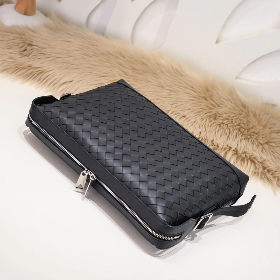 Stretchable Mens Bottega Veneta Clutch Bags 91386