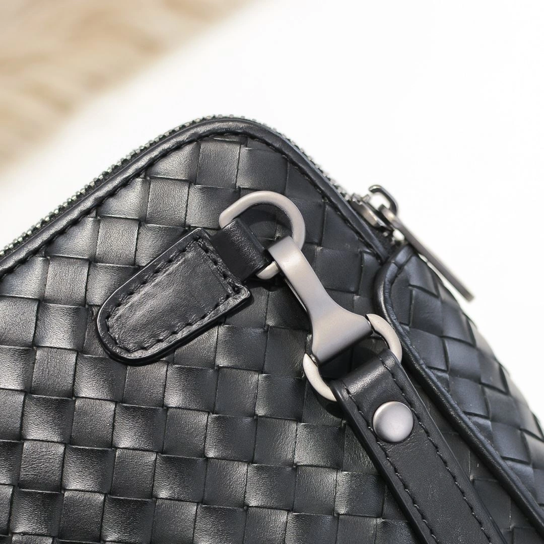 GoAnywhere Mens Bottega Veneta Clutch Bags 91382