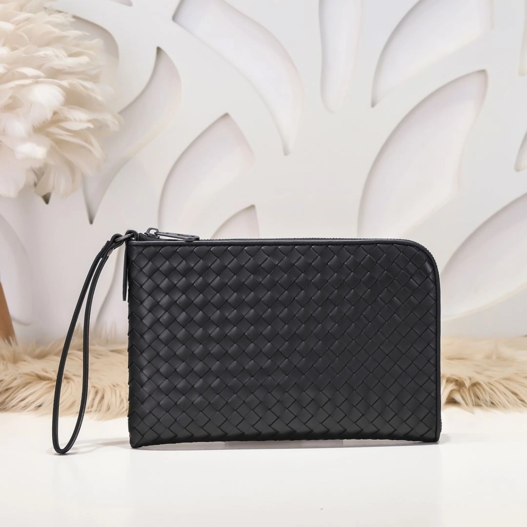 RelaxedFit Mens Bottega Veneta Clutch Bags 91392