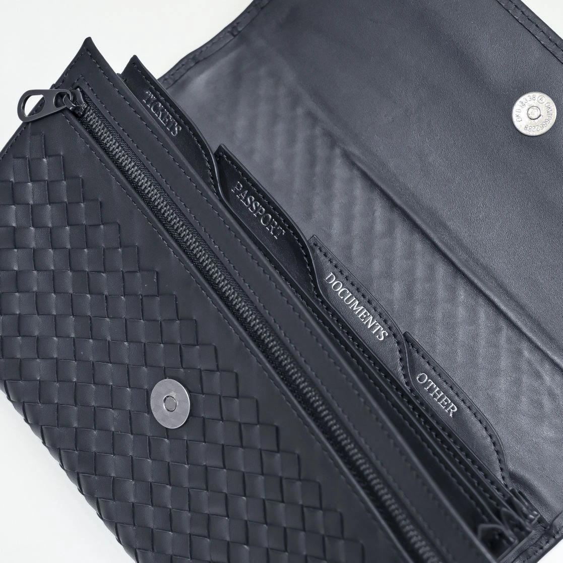 TechFriendly Mens Bottega Veneta Clutch Bags 91351