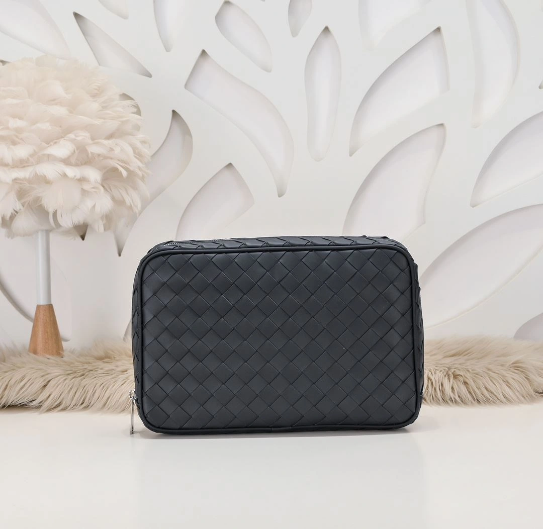 Trendsetting Mens Bottega Veneta Clutch Bags 91350