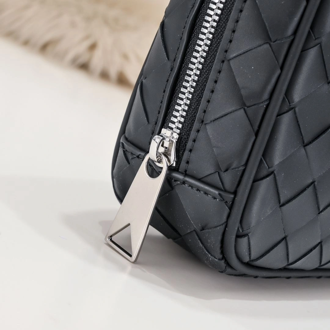 Trendsetting Mens Bottega Veneta Clutch Bags 91350