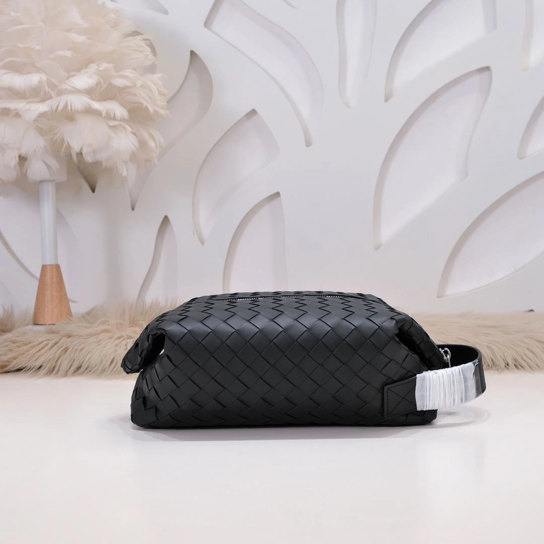 Lightweight Mens Bottega Veneta Clutch Bags 91419