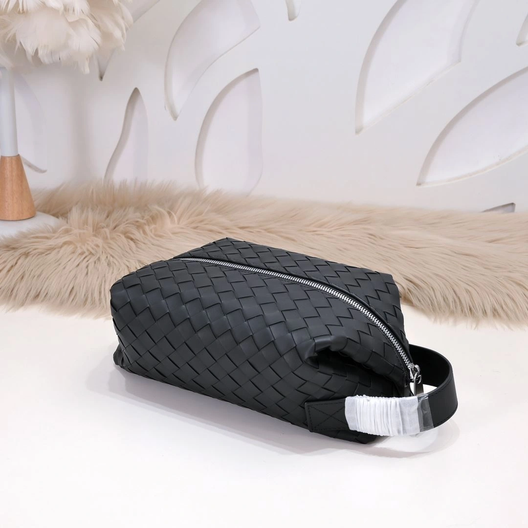 Lightweight Mens Bottega Veneta Clutch Bags 91419