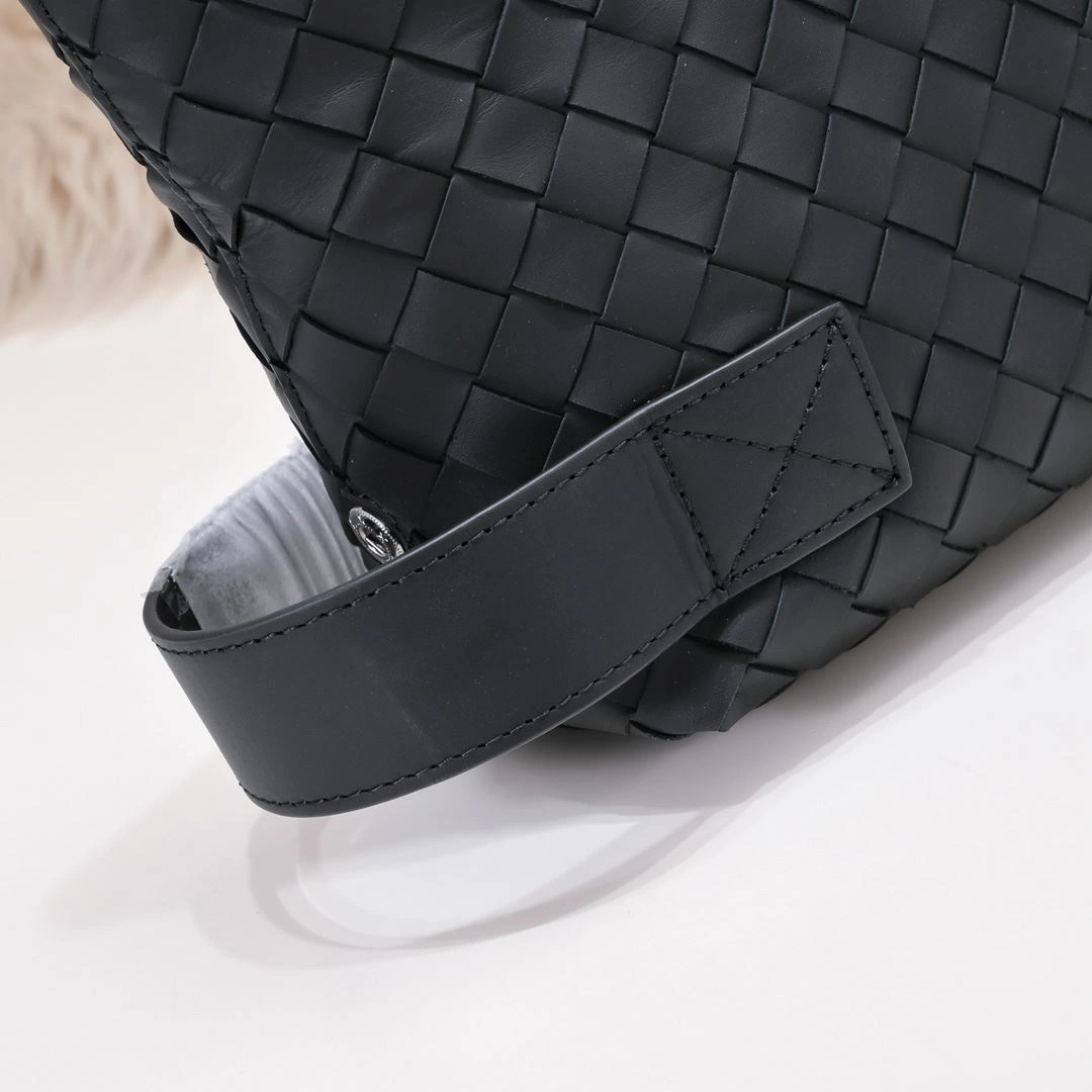 Lightweight Mens Bottega Veneta Clutch Bags 91419