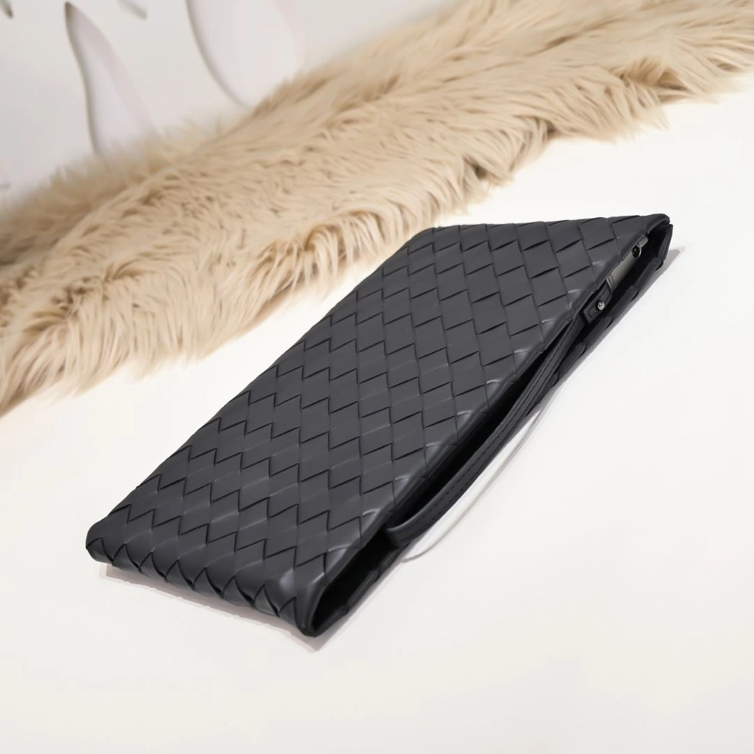 Mens Bottega Veneta Clutch Bags Sleek 91376