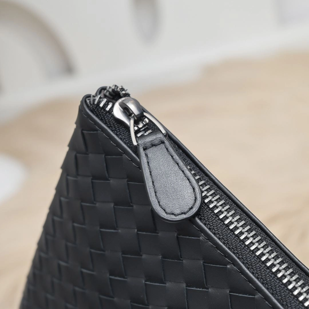Versatile Mens Bottega Veneta Clutch Bags 91336