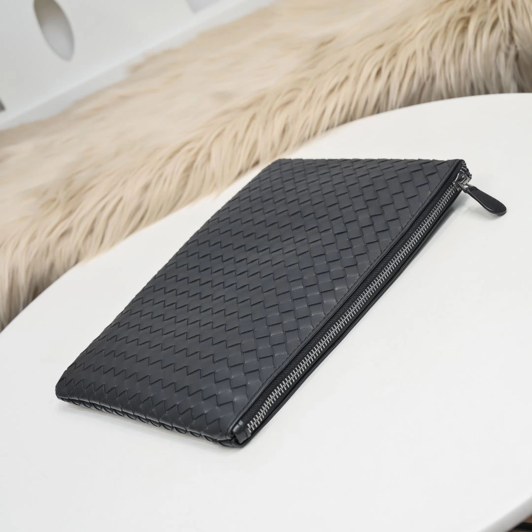 Versatile Mens Bottega Veneta Clutch Bags 91336