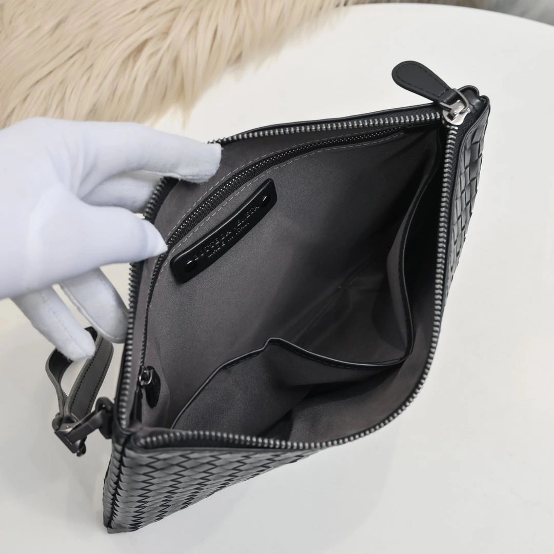 Versatile Mens Bottega Veneta Clutch Bags 91336