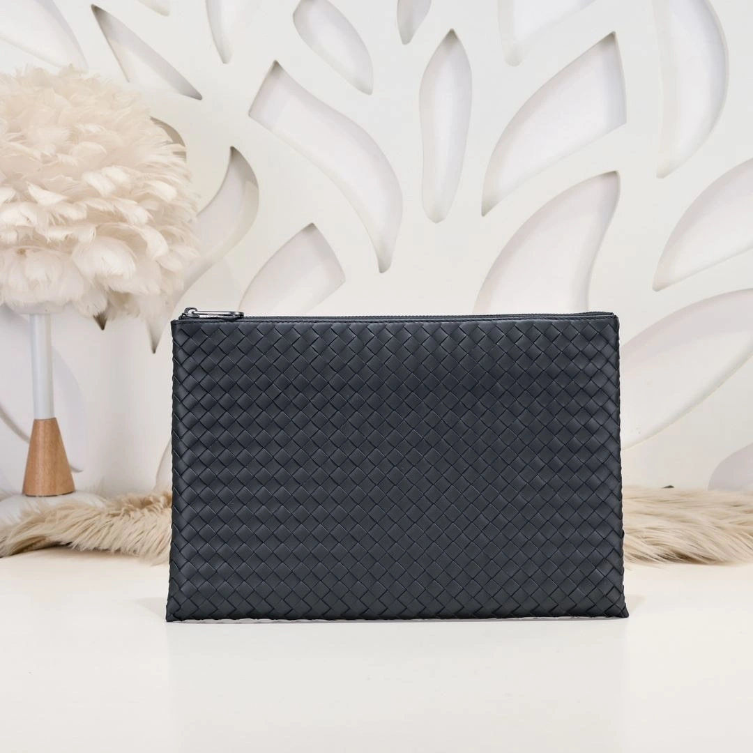 Sustainable Mens Bottega Veneta Clutch Bags 91335