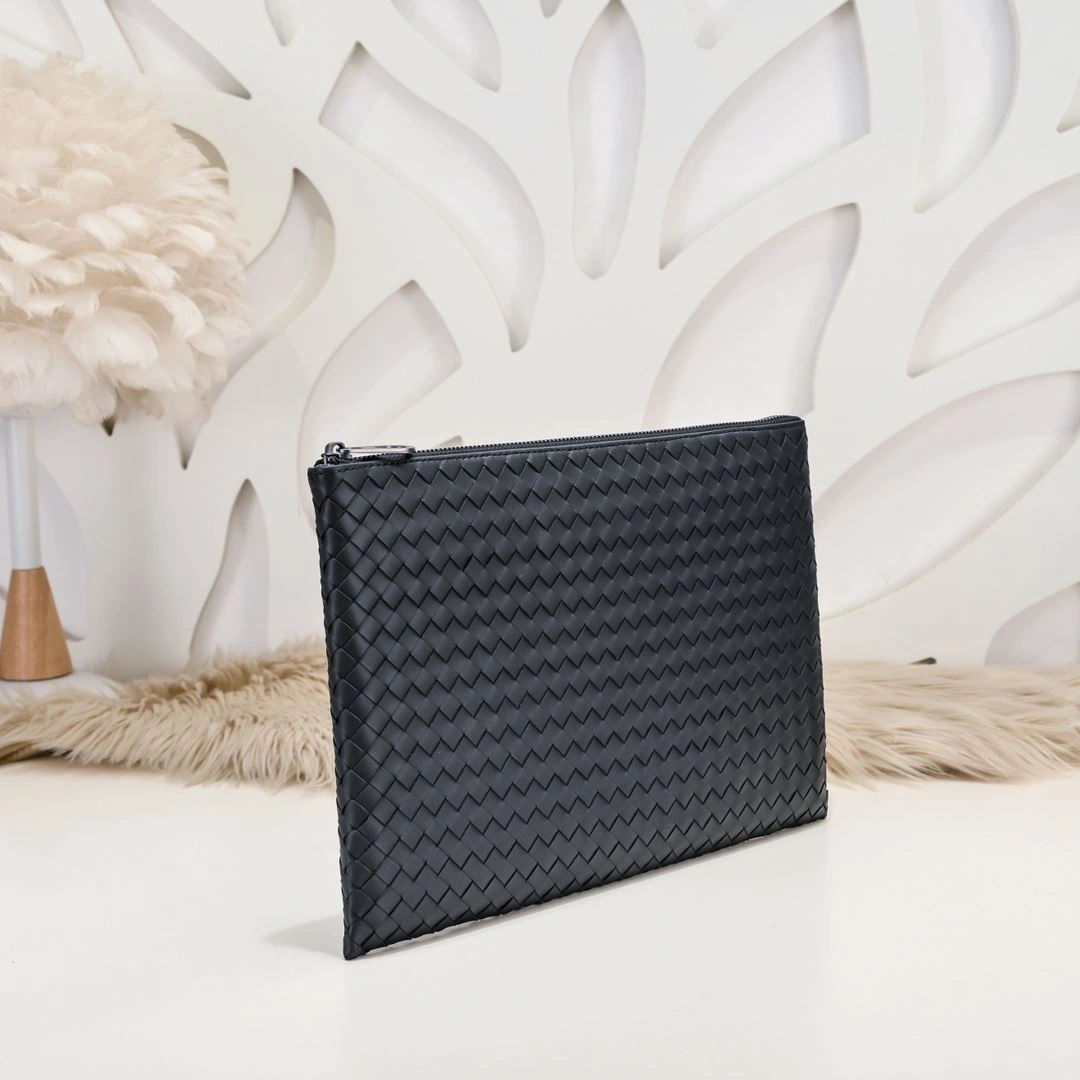 Sustainable Mens Bottega Veneta Clutch Bags 91335