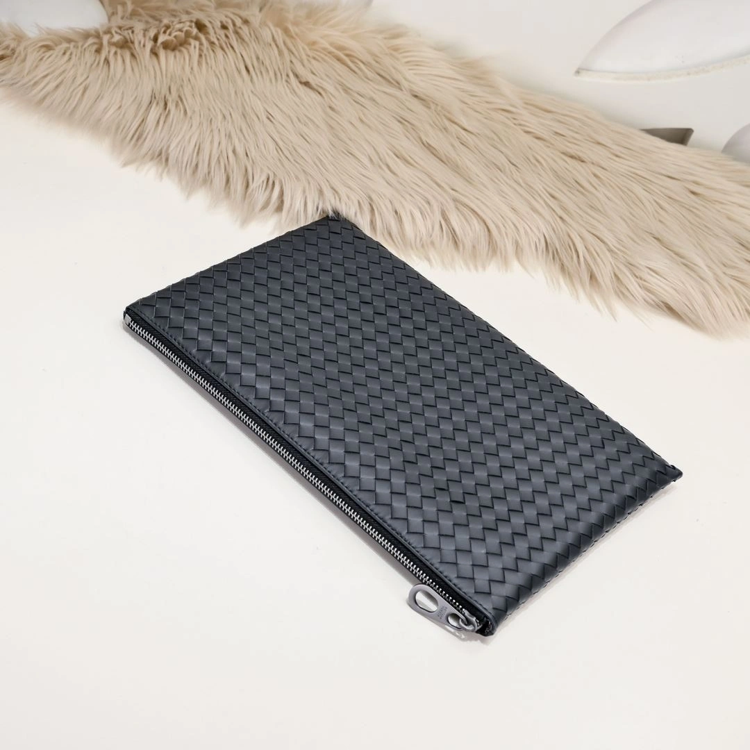 Sustainable Mens Bottega Veneta Clutch Bags 91335