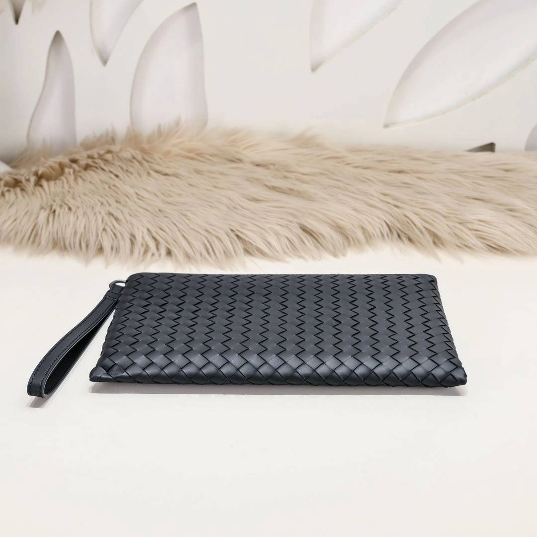 EyeCatching Mens Bottega Veneta Clutch Bags 91364