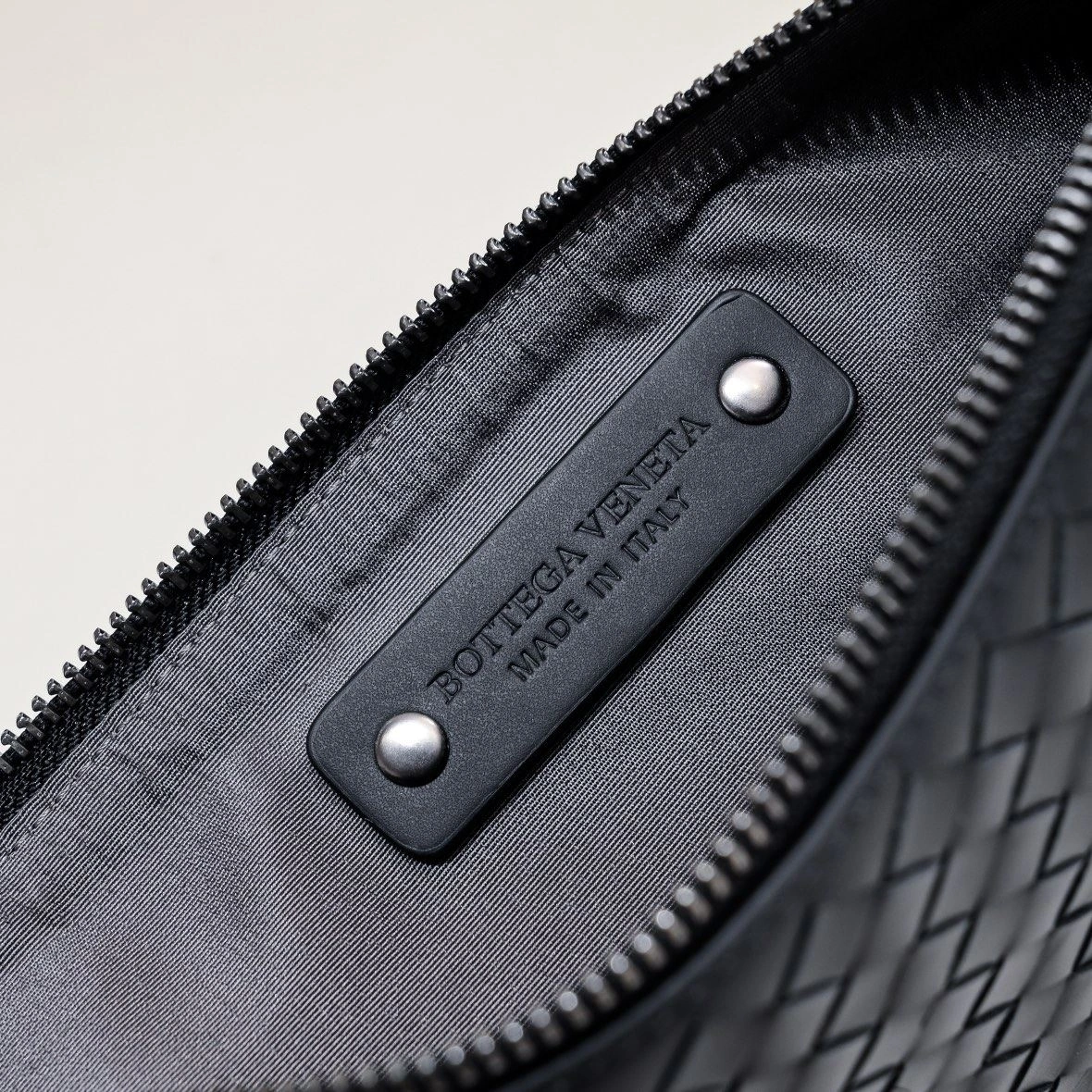 EyeCatching Mens Bottega Veneta Clutch Bags 91364