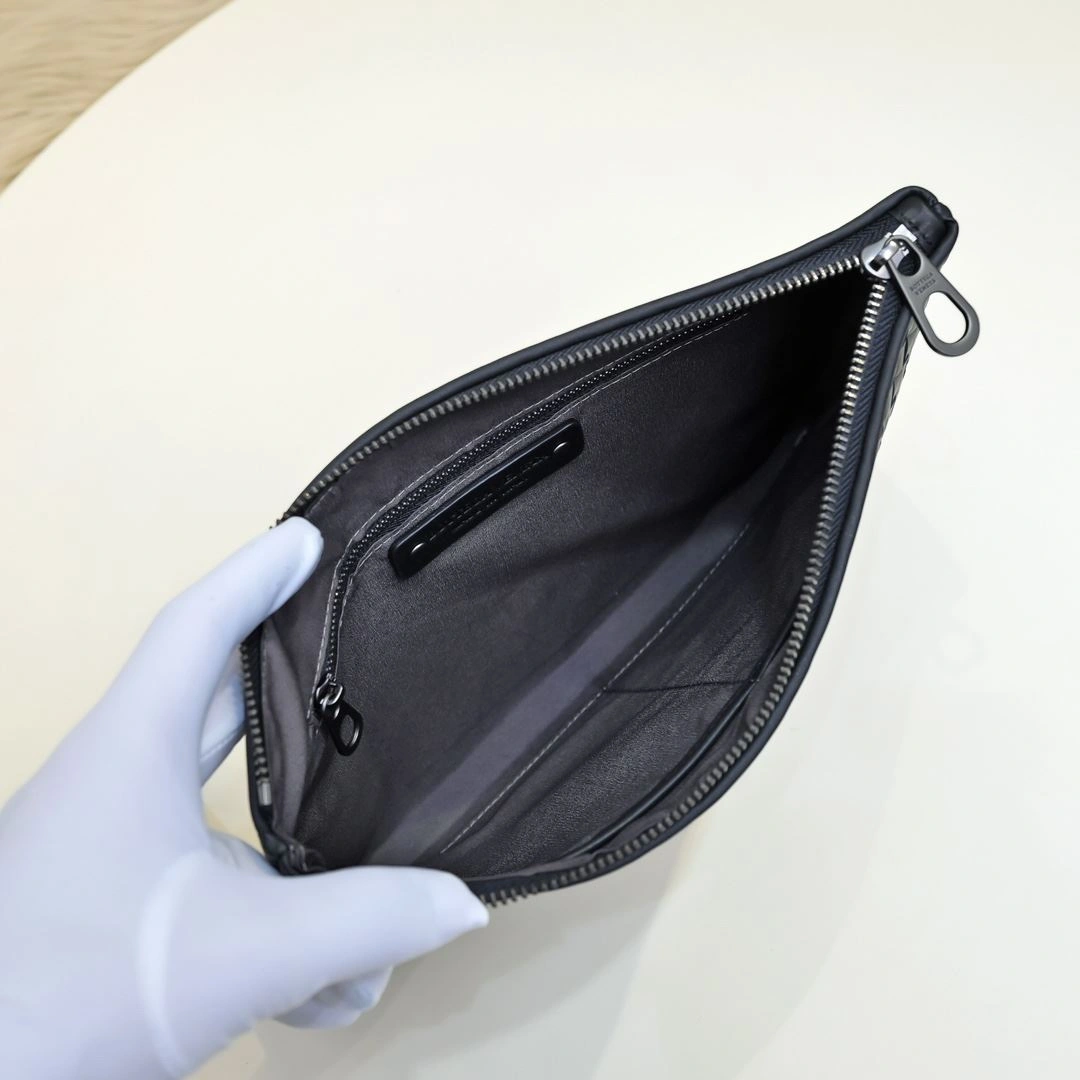 TechFriendly Mens Bottega Veneta Clutch Bags 91328