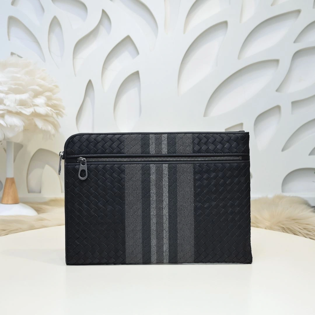 Sustainable Mens Bottega Veneta Clutch Bags 91356