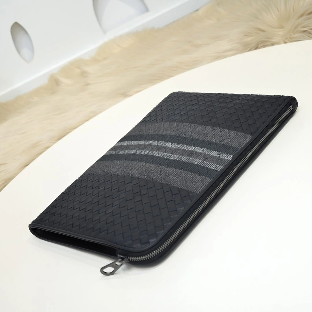 Sustainable Mens Bottega Veneta Clutch Bags 91356
