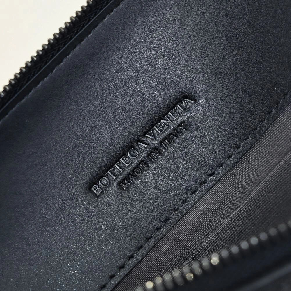 Sustainable Mens Bottega Veneta Clutch Bags 91356