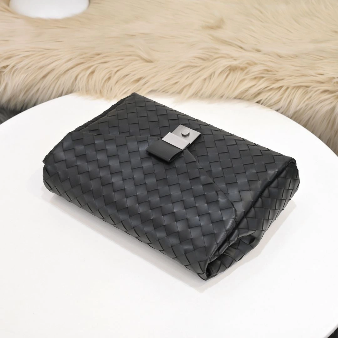 ModernLook Mens Bottega Veneta Clutch Bags 91312