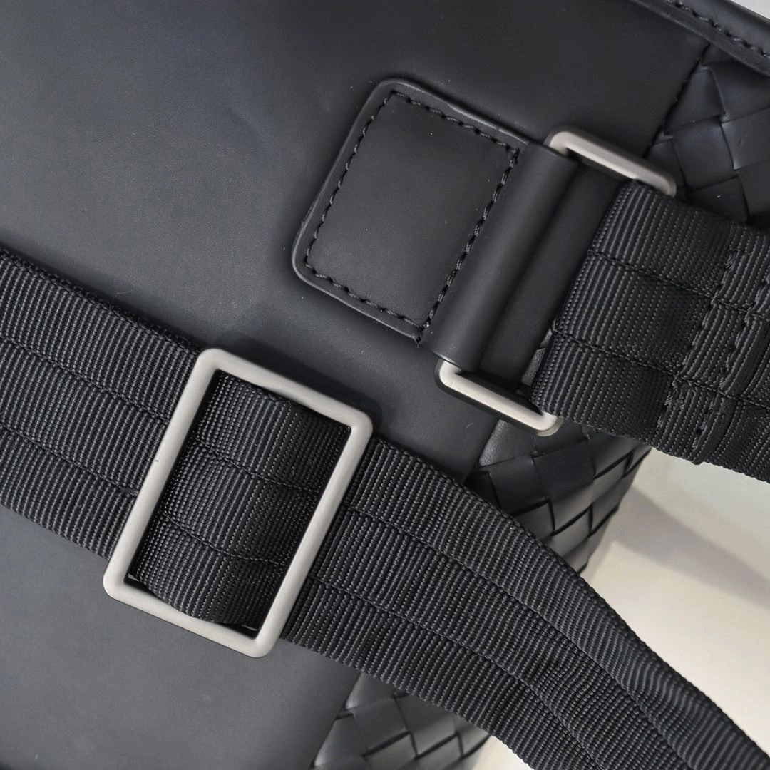 Mens Bottega Veneta Waist Chest Packs Trendy 91224