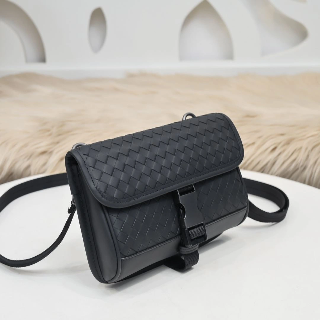 EyeCatching Mens Bottega Veneta Waist Chest Packs 91266