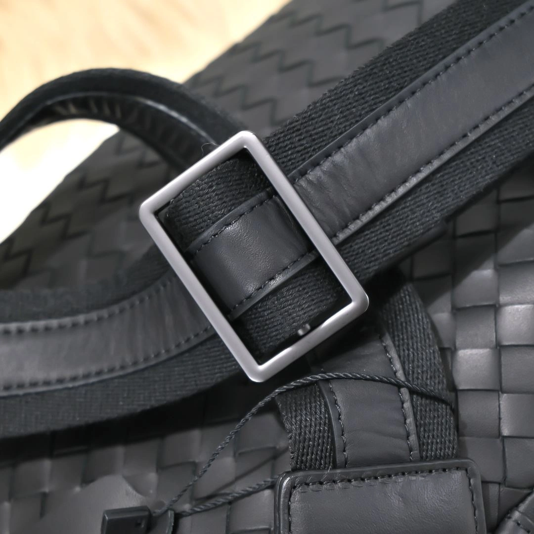 Mens Bottega Veneta Waist Chest Packs Trendsetting 91216