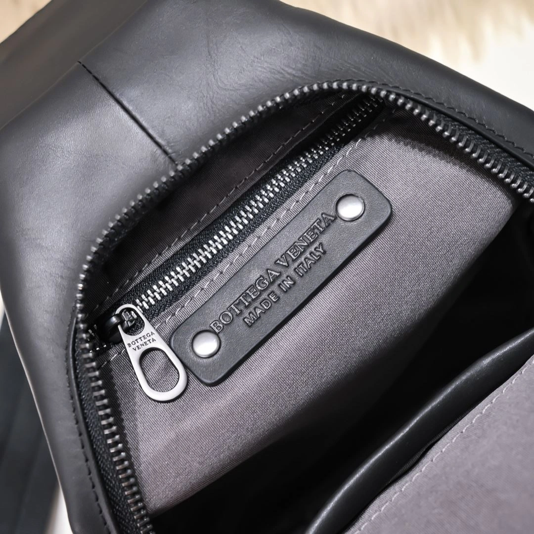 Mens Bottega Veneta Waist Chest Packs TechFriendly 91300