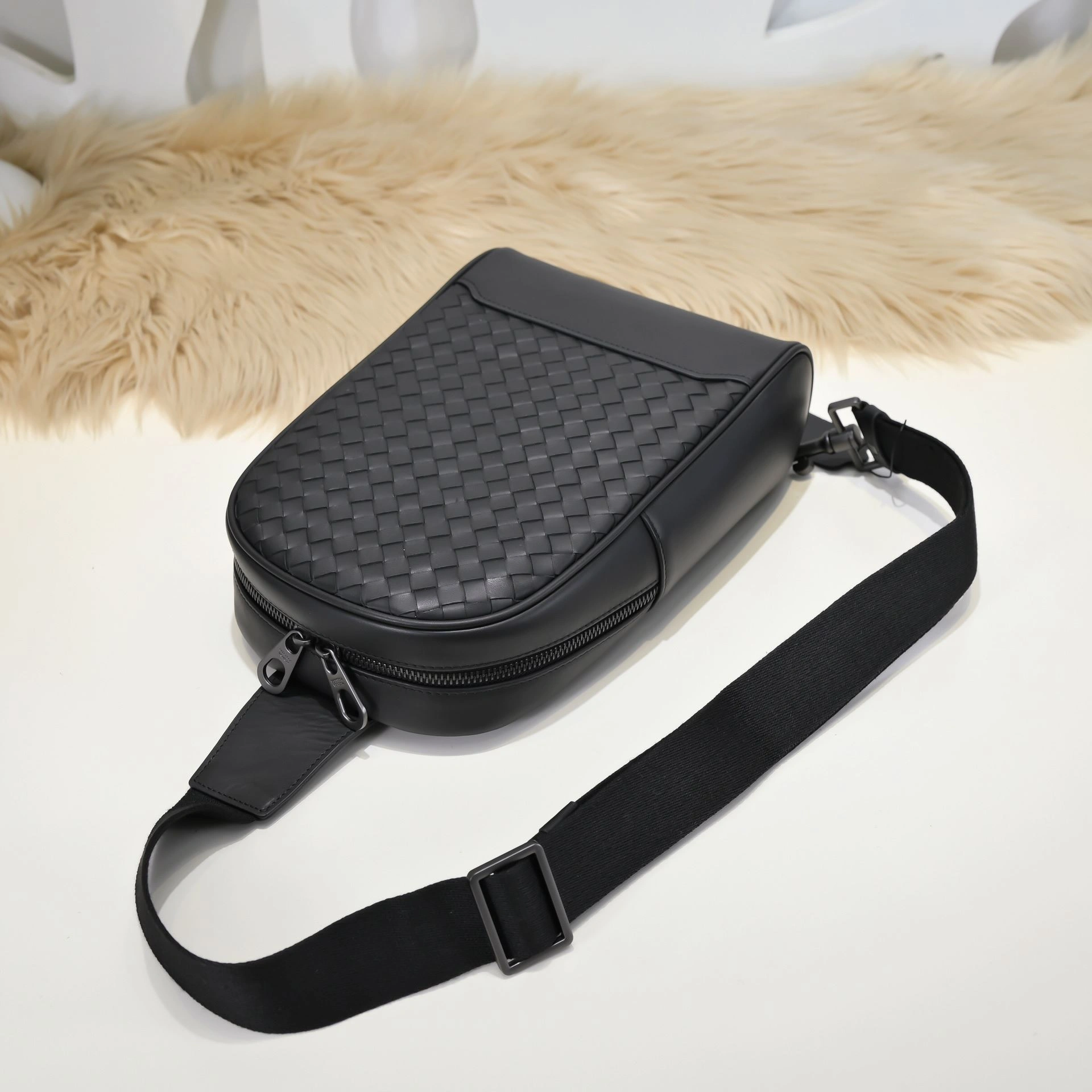 Flexible Mens Bottega Veneta Waist Chest Packs 91209