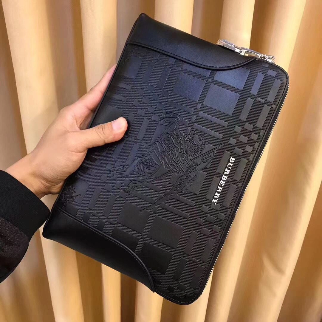 Unisex Mens Burberry Clutch Bags 93316