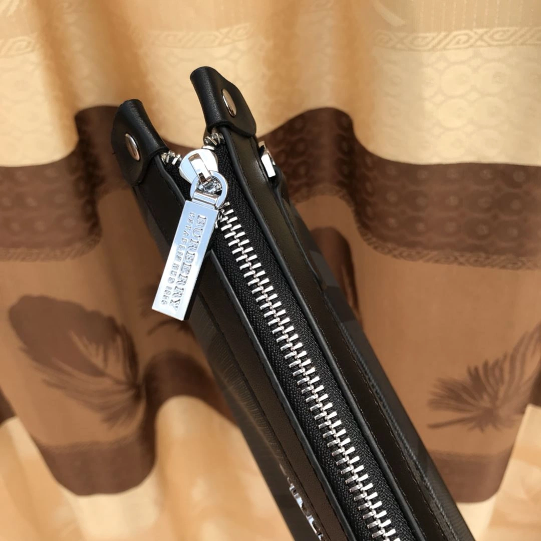 Mens Burberry Clutch Bags FashionForward 93305