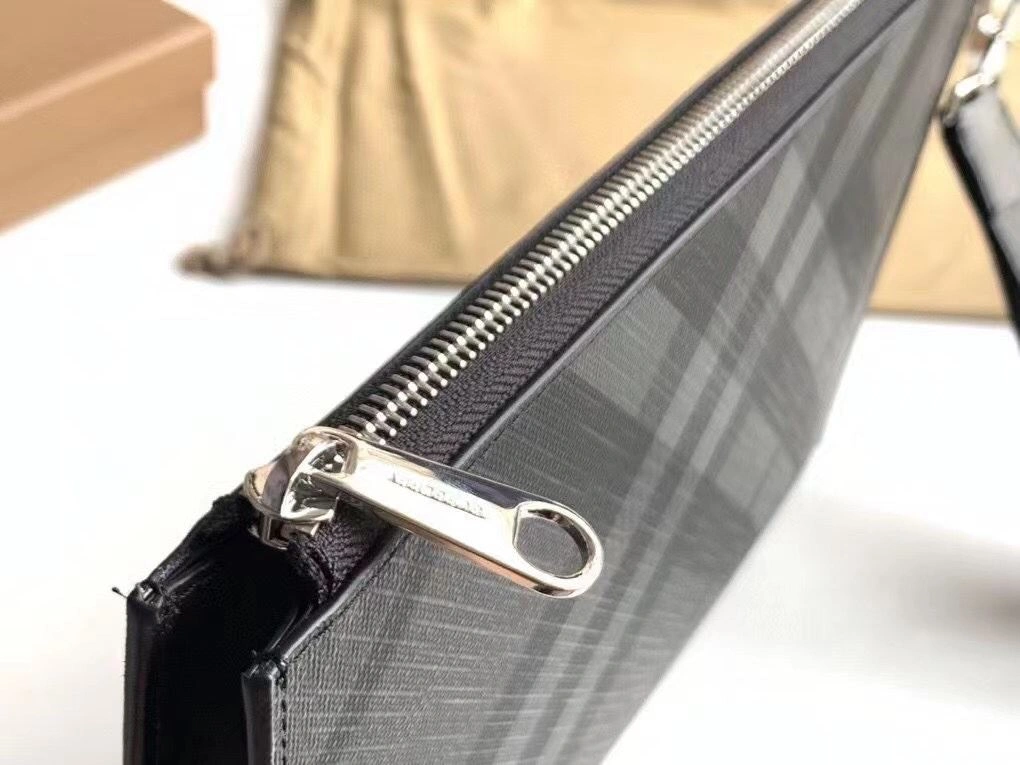 Effortless Mens Burberry Clutch Bags 93296