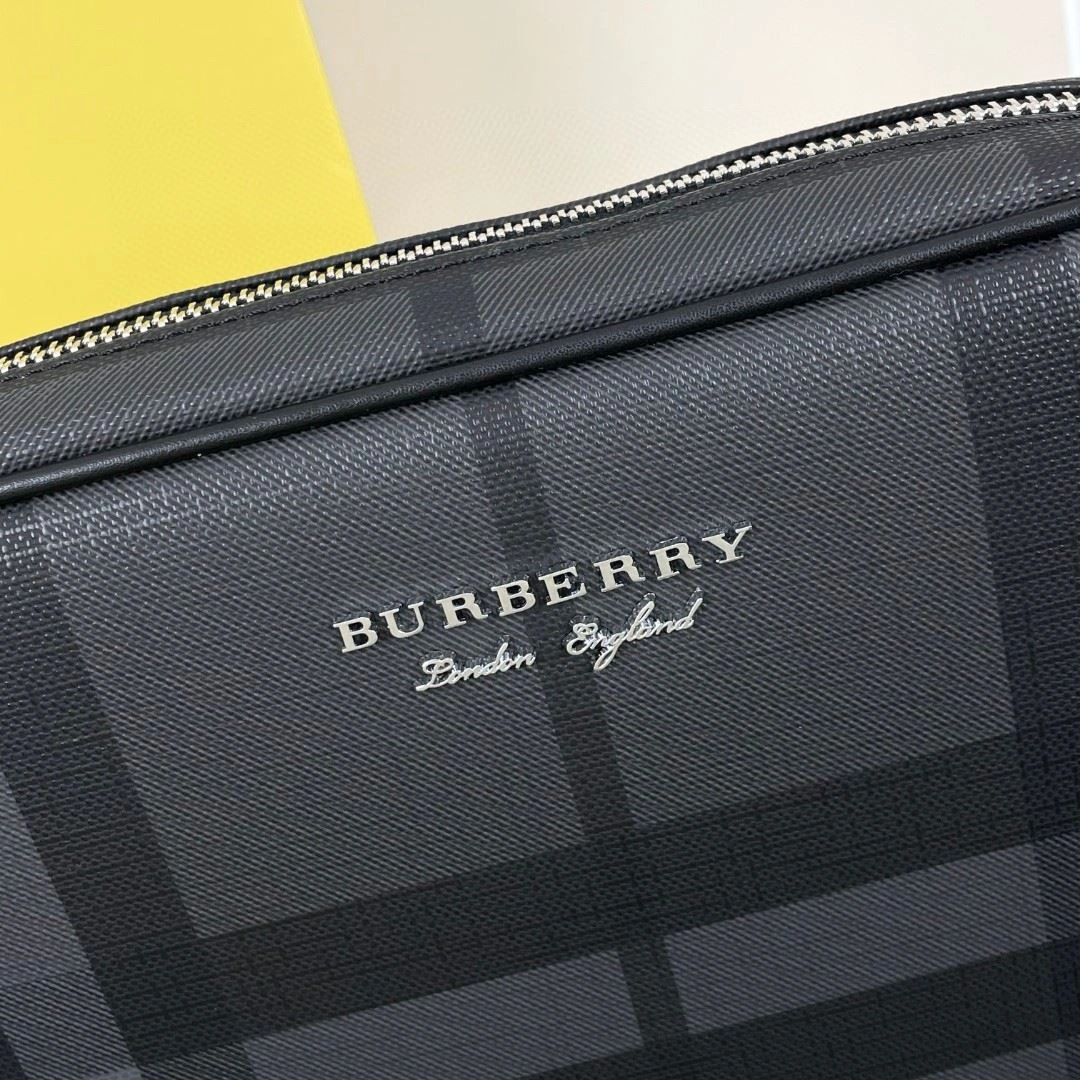 WellDesigned Mens Burberry Satchel Bags 92241