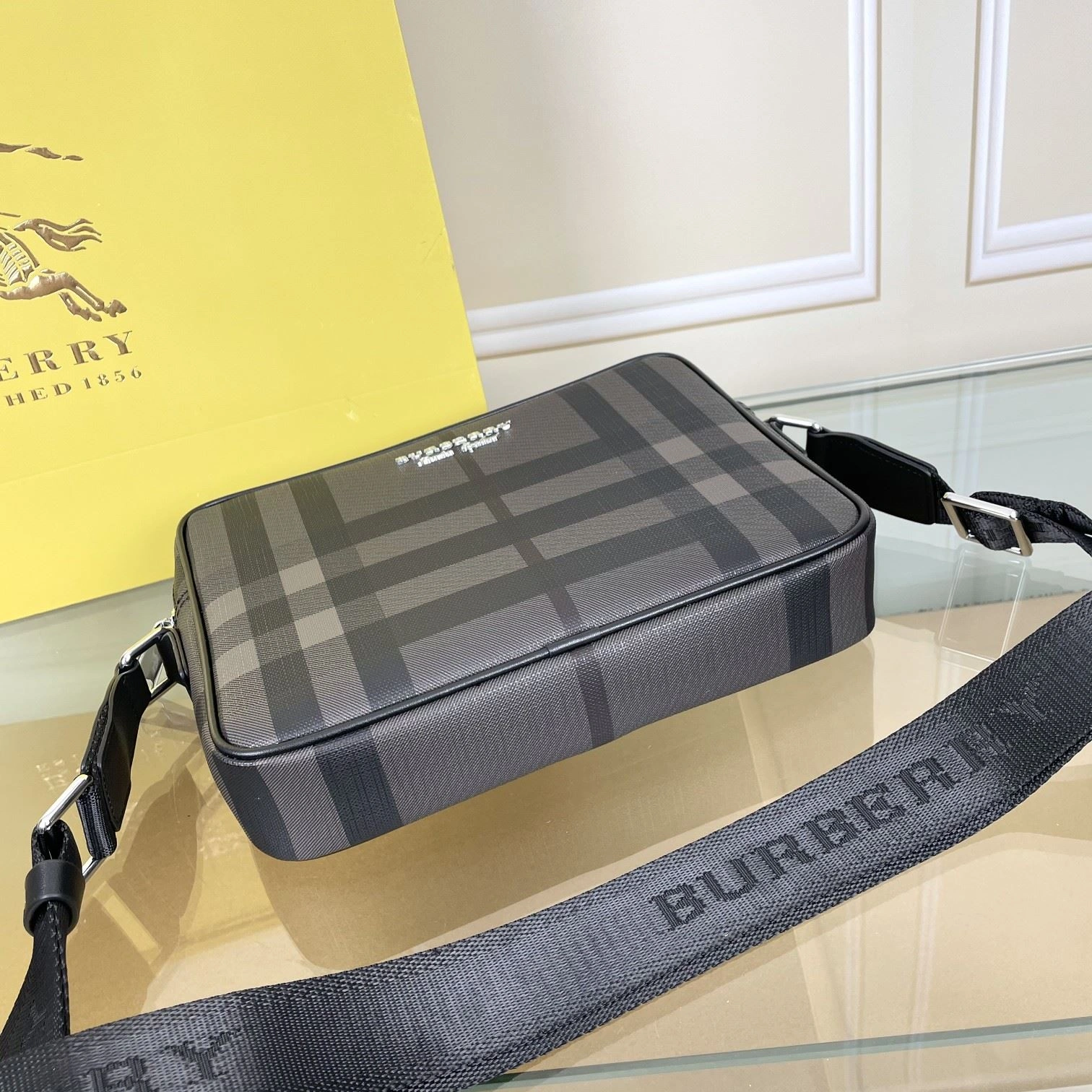 Mens Burberry Satchel Bags TimelessDesign 92240