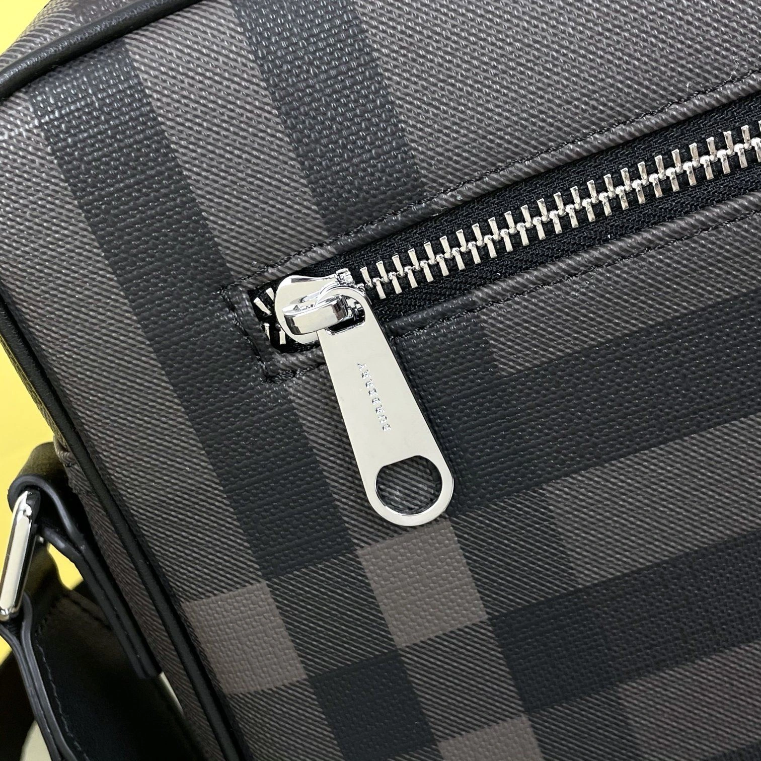 Mens Burberry Satchel Bags TimelessDesign 92240