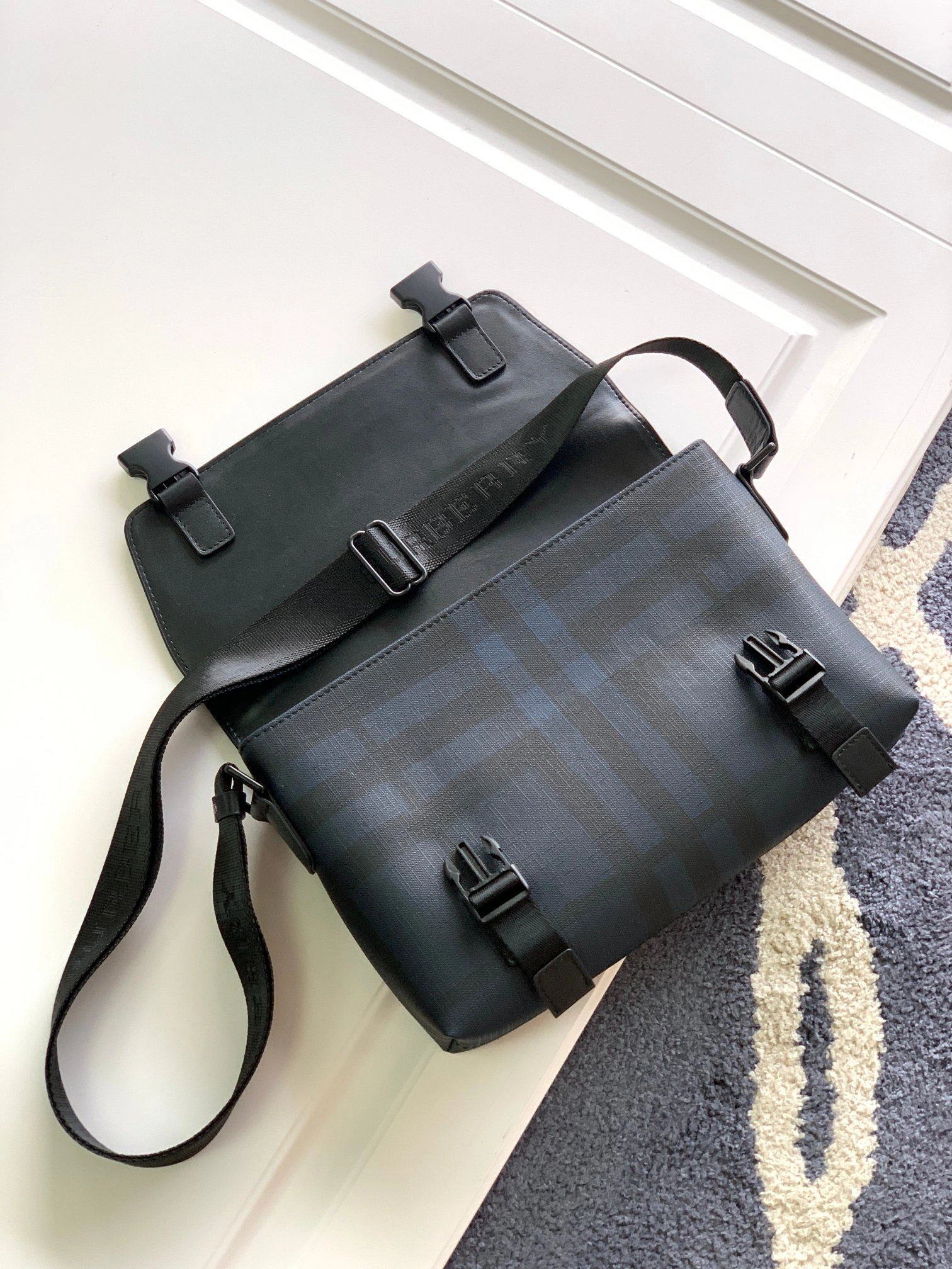 Mens Burberry Satchel Bags Stretchable 92236