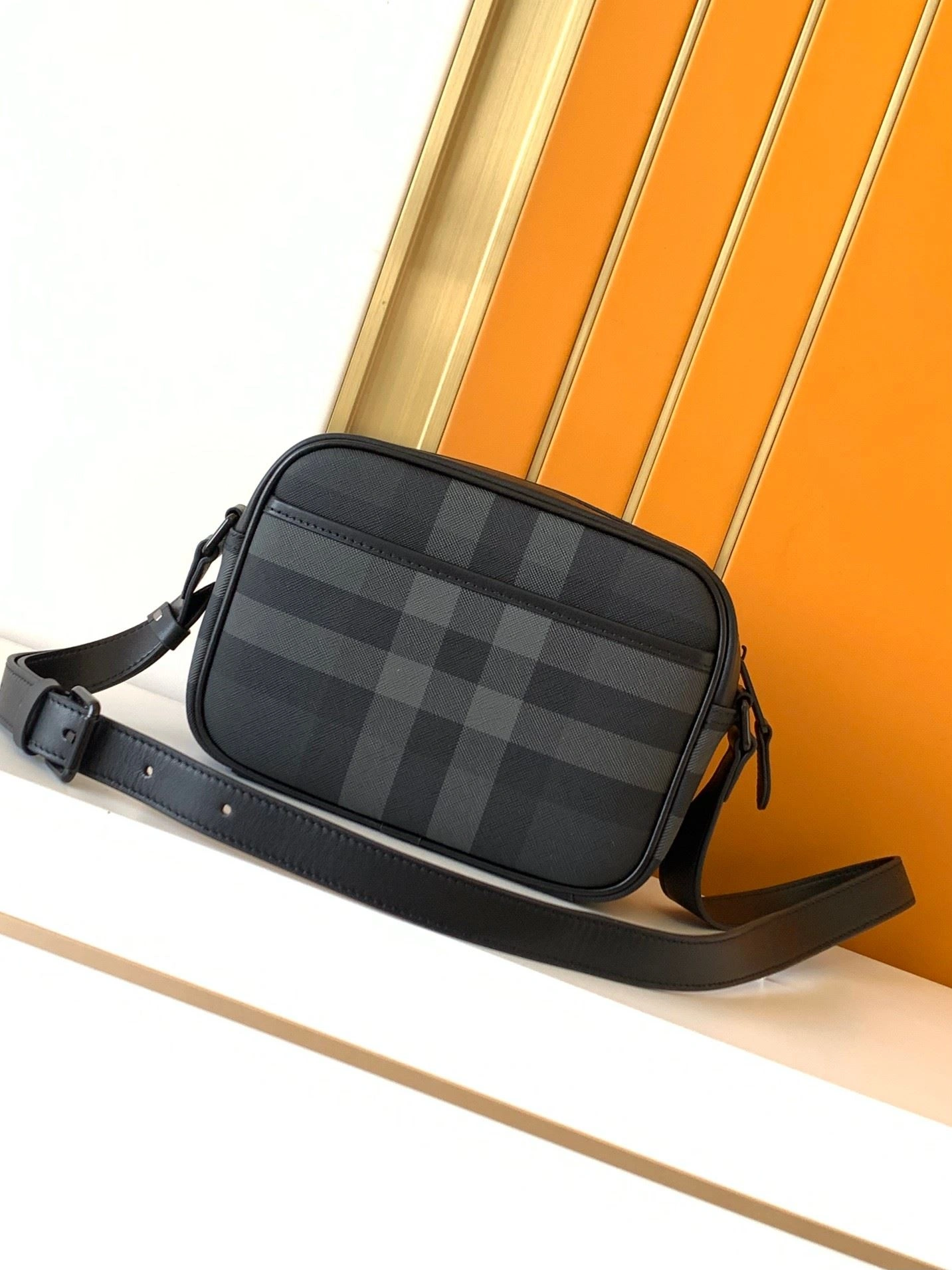 WellDesigned Mens Burberry Satchel Bags 92259
