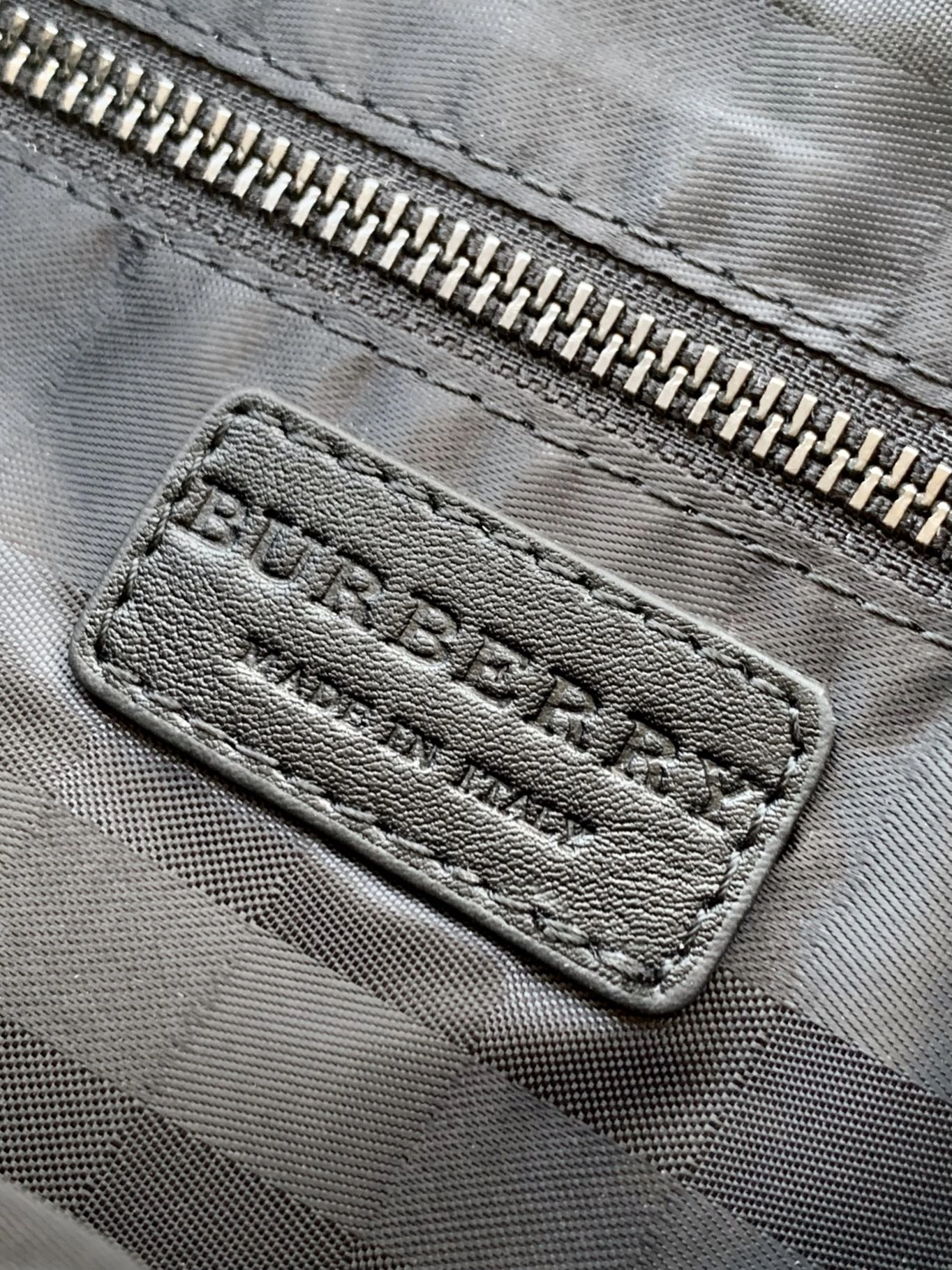 WellDesigned Mens Burberry Satchel Bags 92259