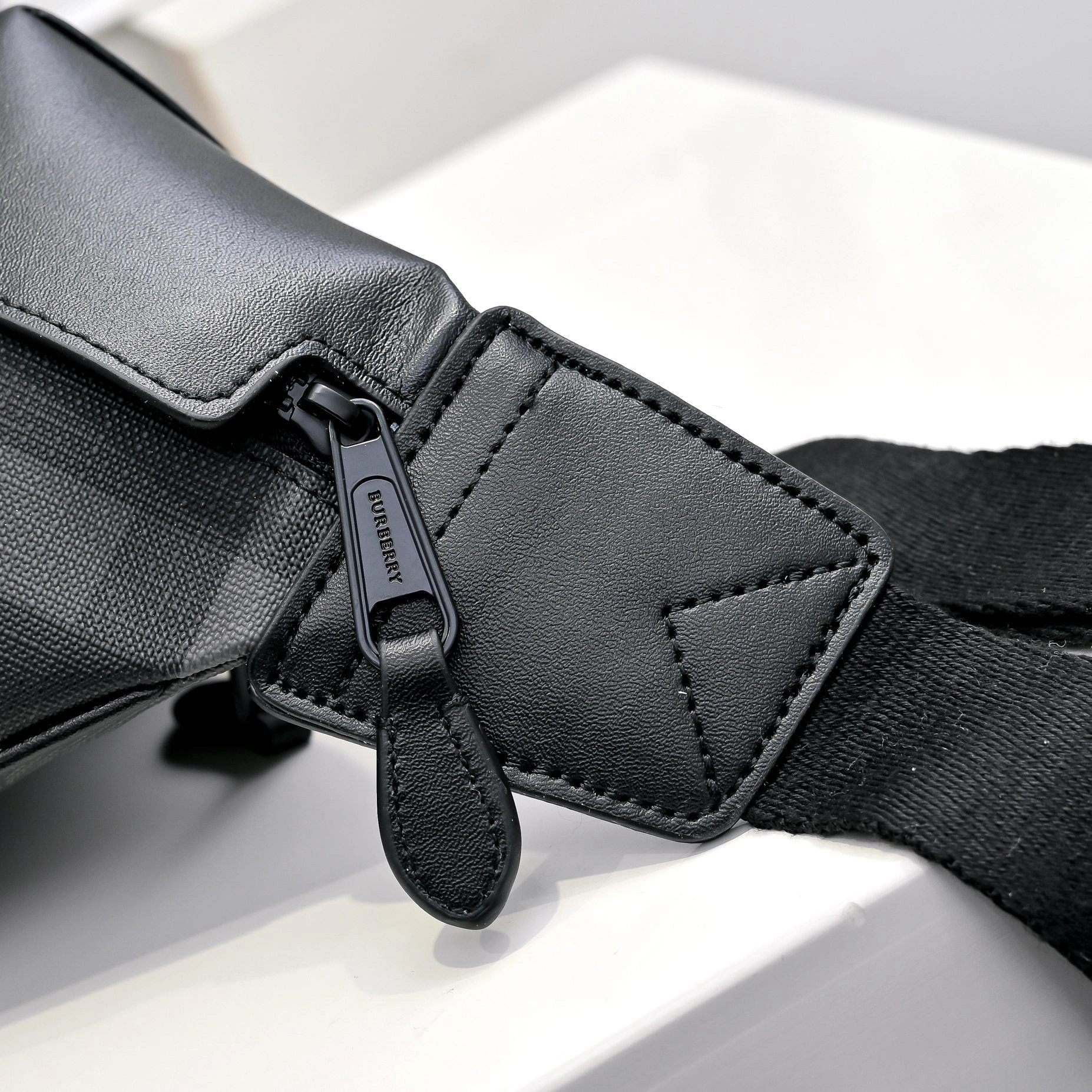 Unique Mens Burberry Waist Chest Packs 93236