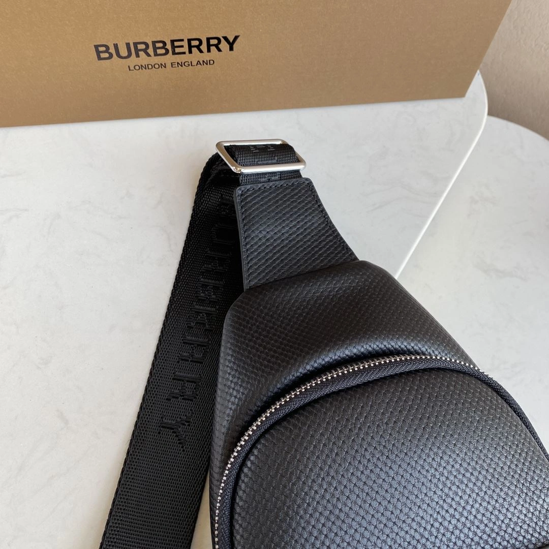 Comfortable Mens Burberry Waist Chest Packs 92216